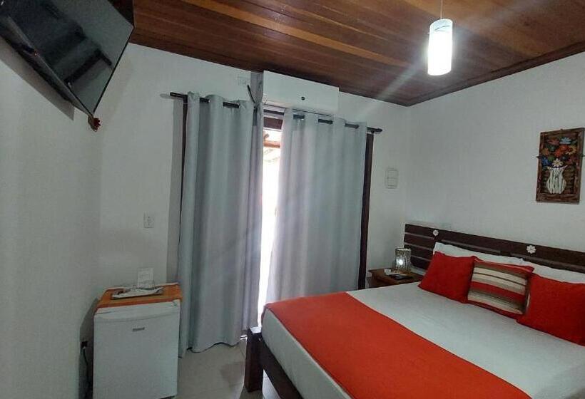 جناح جونيور, Pousada Canoa Caiçara Ilhabela