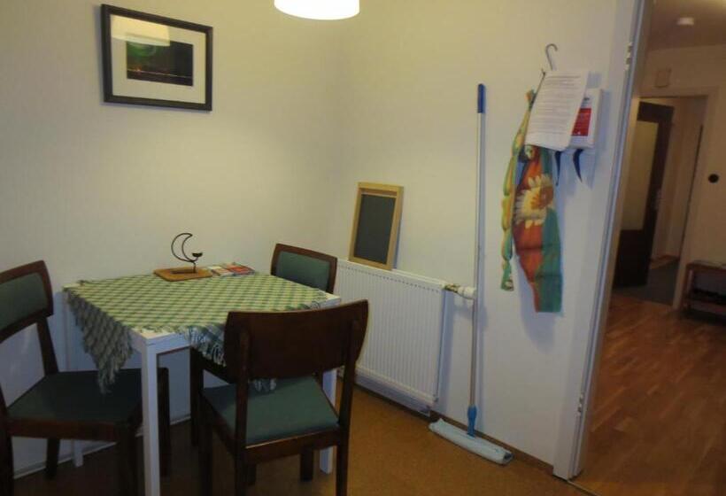 اتاق استاندارد با سرویس بهداشتی مشترک, Teigur Guesthouse