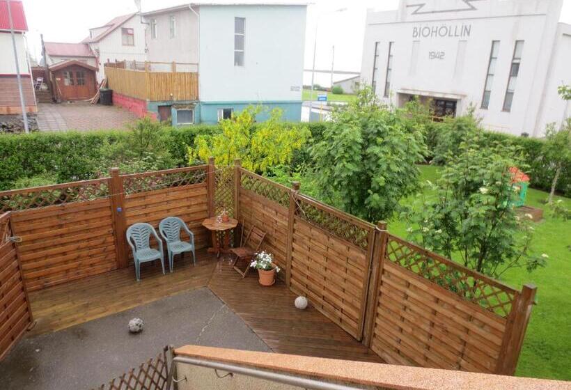 اتاق استاندارد با سرویس بهداشتی مشترک, Teigur Guesthouse