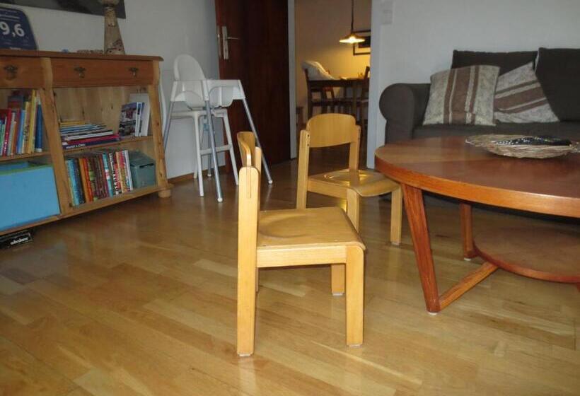 اتاق استاندارد با سرویس بهداشتی مشترک, Teigur Guesthouse