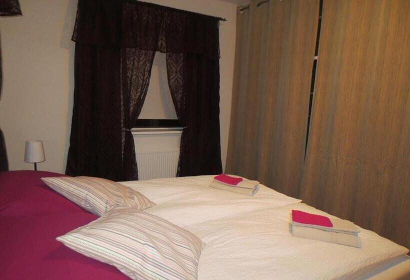 اتاق استاندارد با سرویس بهداشتی مشترک, Teigur Guesthouse