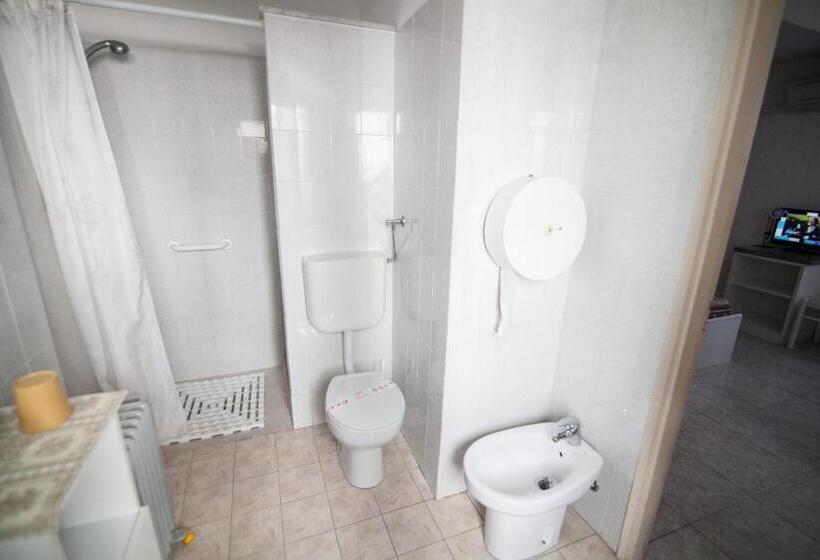 Апартаменты 1 Спальня Нижний Этаж, Residence Colibrì Family & Bike