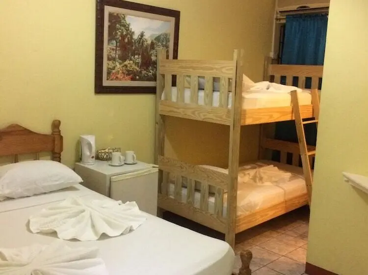 اتاق استاندارد, Golden Arrow Inn