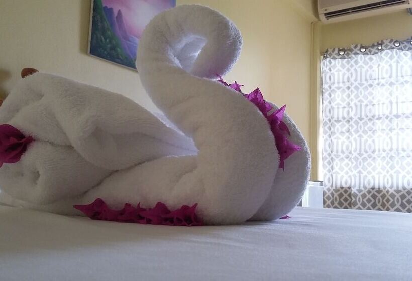 اتاق استاندارد, Golden Arrow Inn