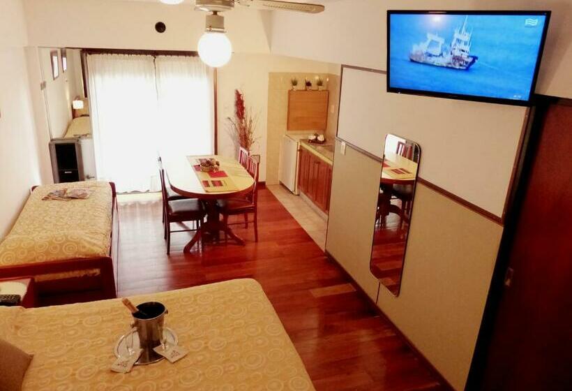 标准间带阳台, Apart Hotel Family