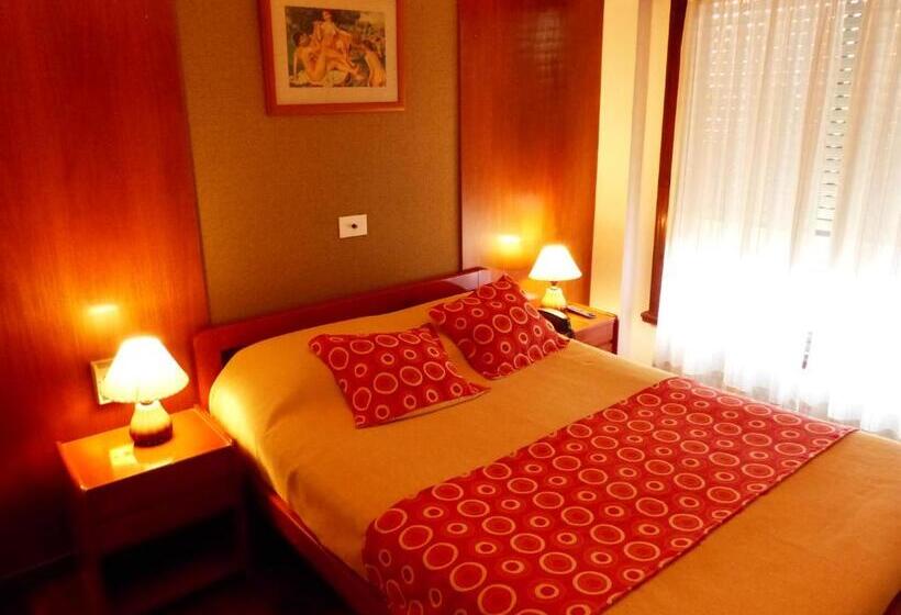 带1个卧室的带阳台的公寓, Apart Hotel Family