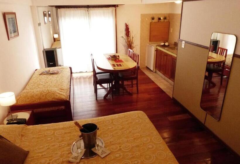 带1个卧室的带阳台的公寓, Apart Hotel Family