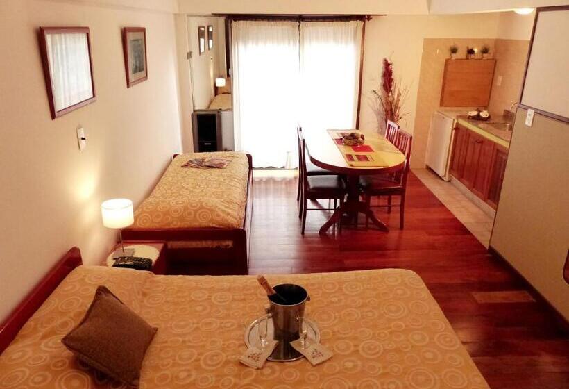 带1个卧室的带阳台的公寓, Apart Hotel Family