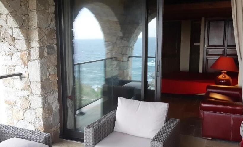 חדר סטנדרט לארבעה, Castelia