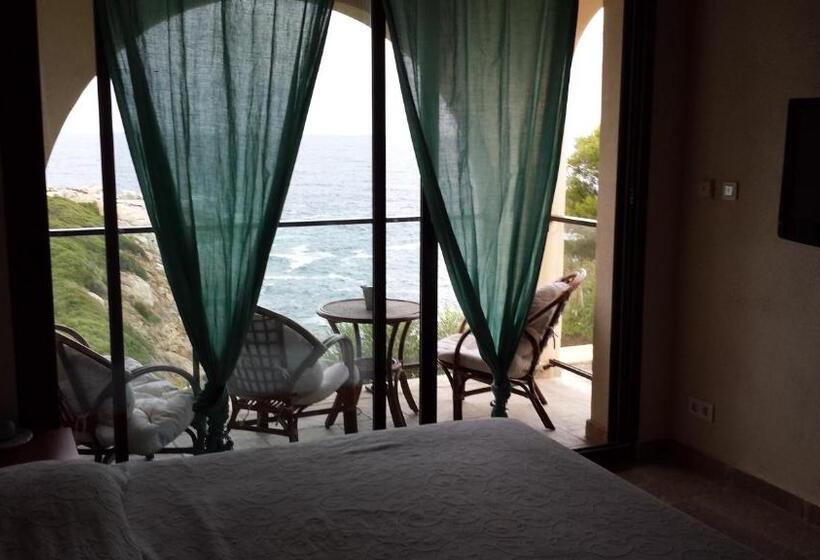 חדר סטנדרט לארבעה, Castelia