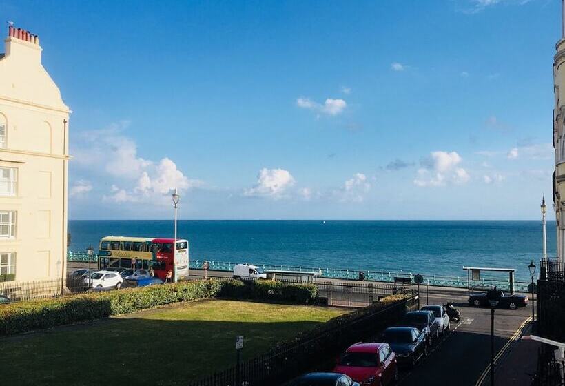 스탠다드 룸, Strawberry Fields