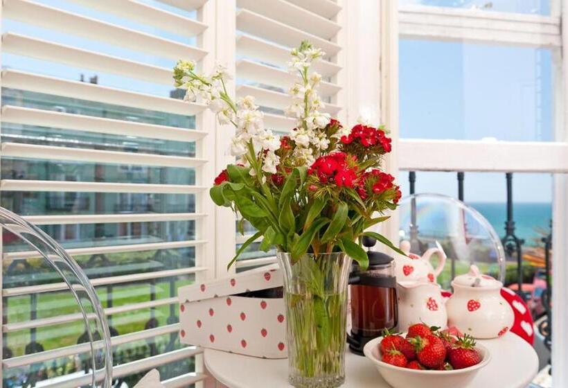 스탠다드 룸 바다 전망, Strawberry Fields
