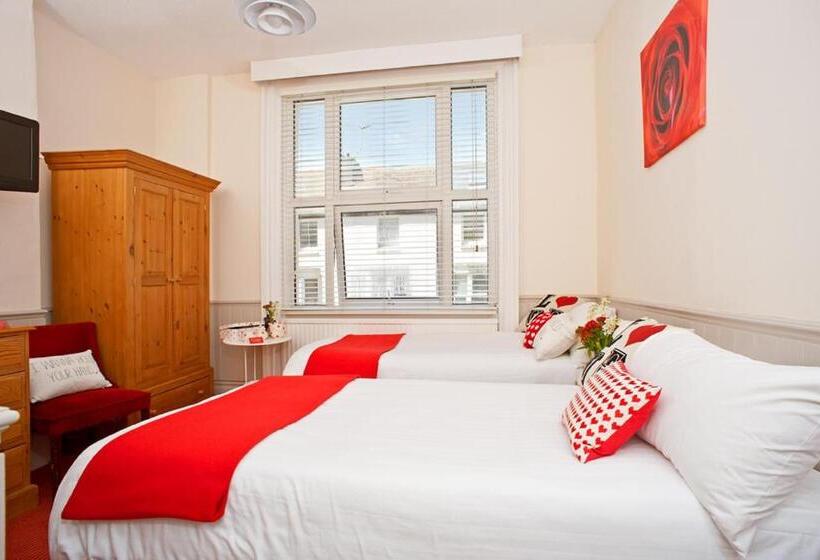 스탠다드 룸, Strawberry Fields