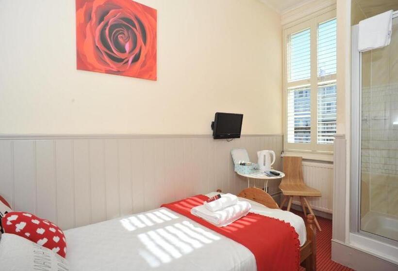 스탠다드 싱글 룸, Strawberry Fields