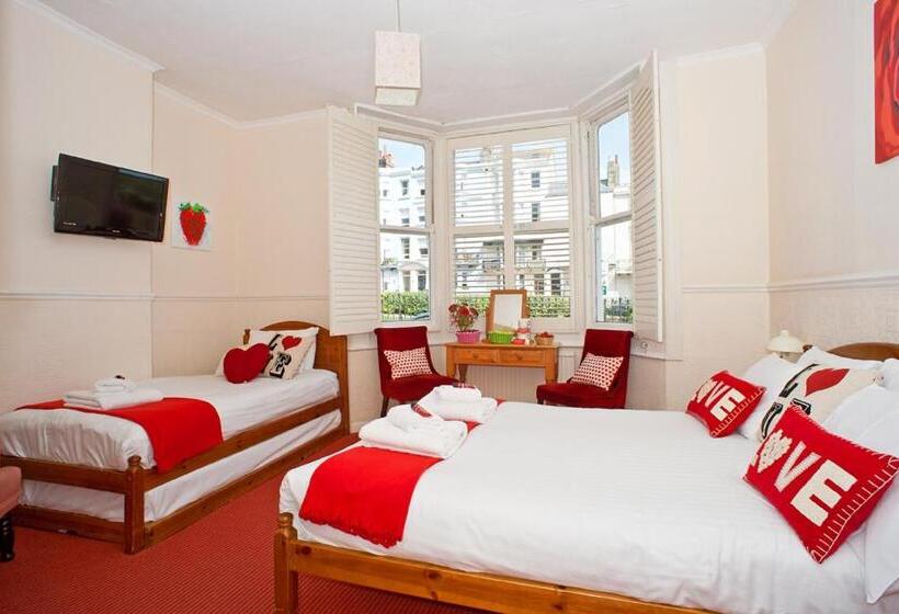 스탠다드 4인용 룸 바다전망, Strawberry Fields