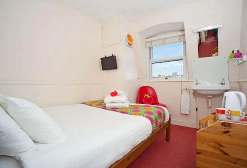 스탠다드 룸, Strawberry Fields