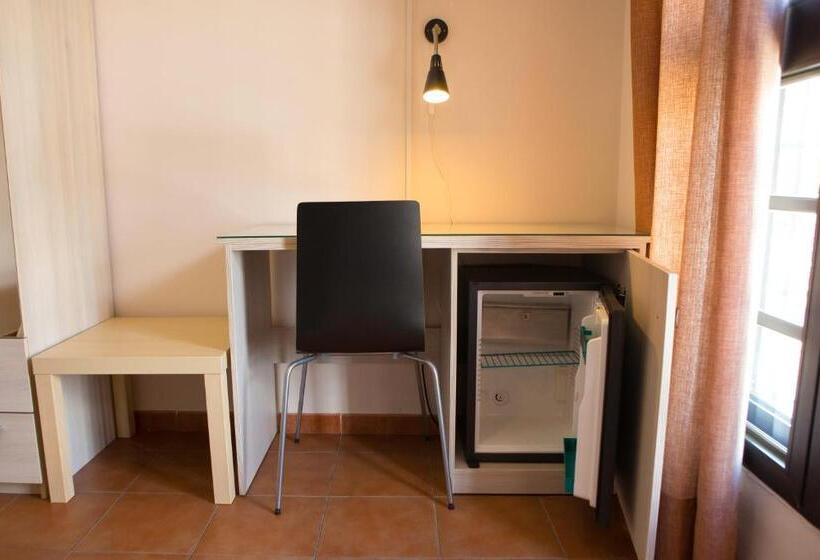 Номер Стандарт, Pensión Y Apartamentos El Taxi