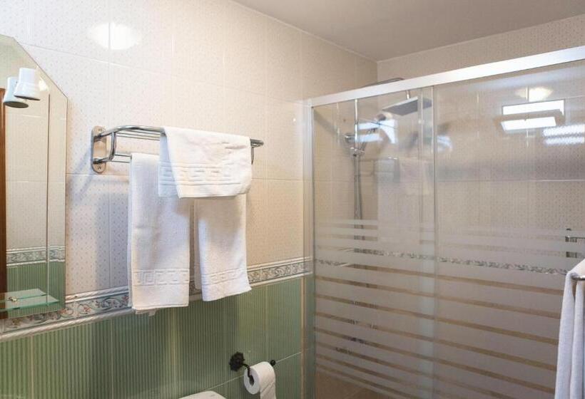 标准间, Pensión Y Apartamentos El Taxi