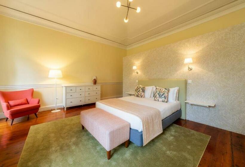 شقة غرفتين, The Wine Lodges By An Island Apart