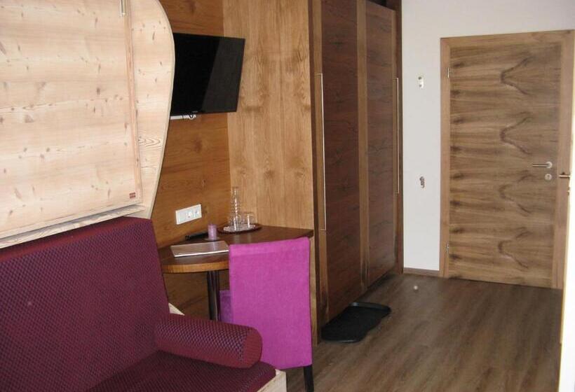 스탠다드 트리플 발코니 룸, Ferienpension Bierbaumer