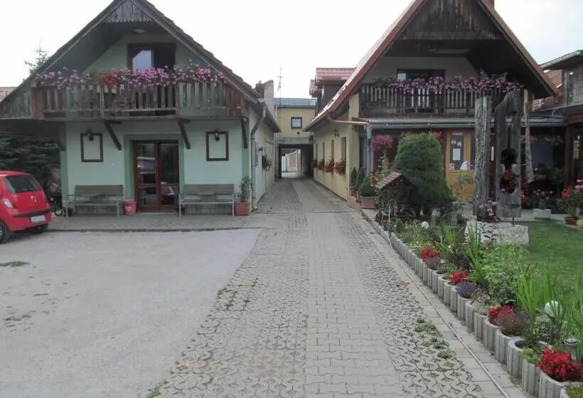 Deluxe-huone Parveke, A+s Penzion Podzamok