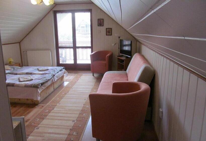 带阳台的豪华间, A+s Penzion Podzamok