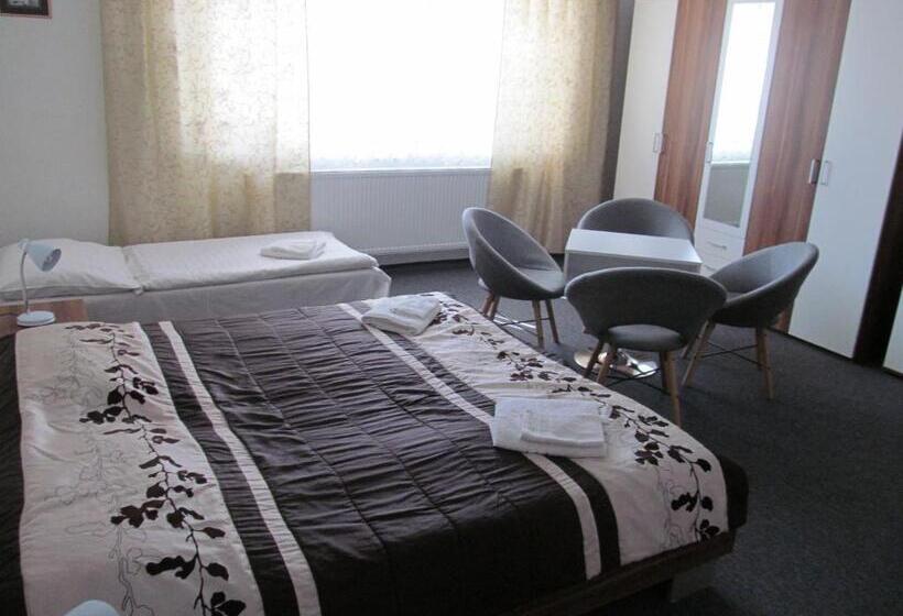 舒适型房间, A+s Penzion Podzamok