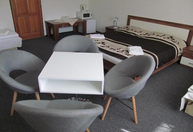 舒适型房间, A+s Penzion Podzamok