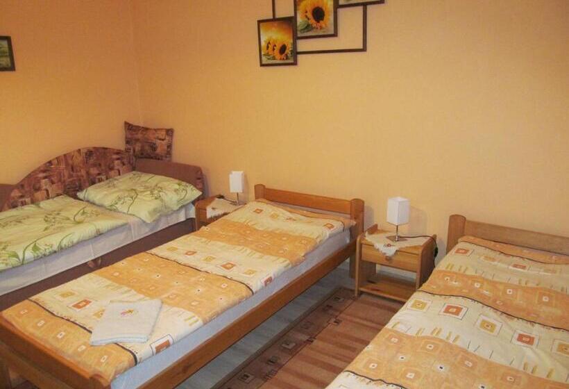 家庭间, A+s Penzion Podzamok