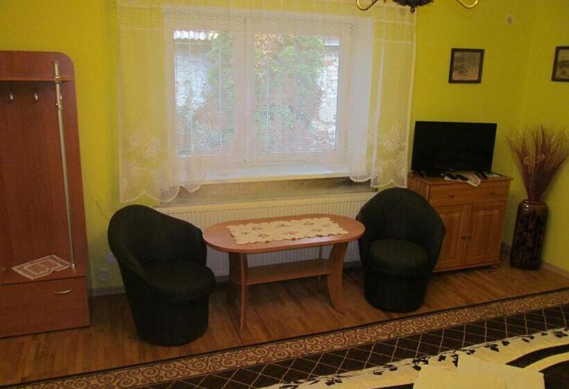 家庭间, A+s Penzion Podzamok