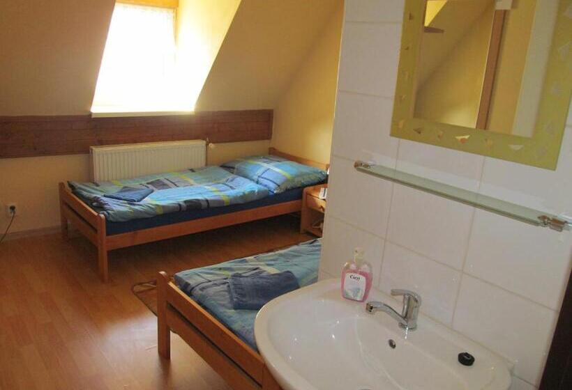 家庭间, A+s Penzion Podzamok