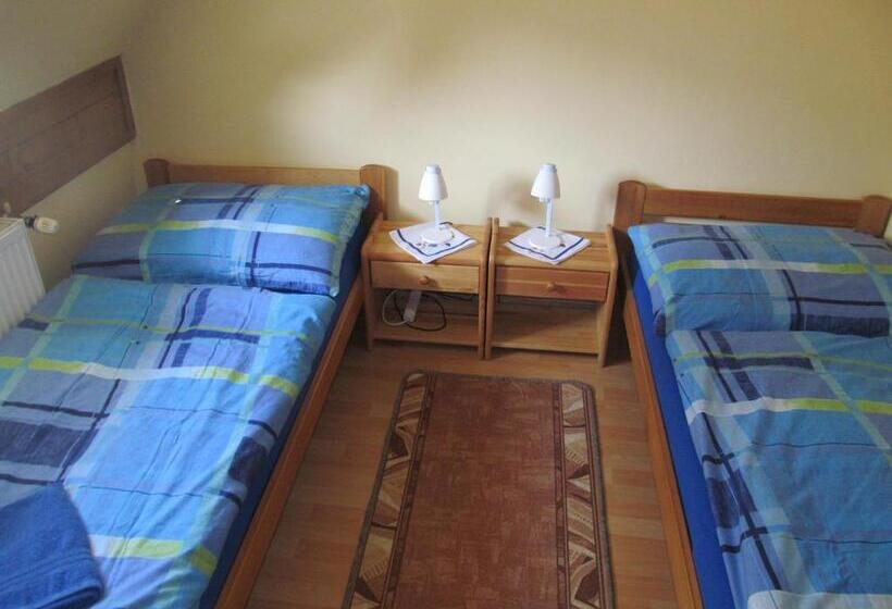 家庭间, A+s Penzion Podzamok