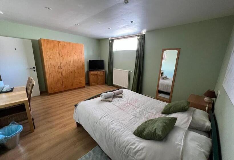 اتاق استاندارد چهار تخته, Le Gite De Malchamps