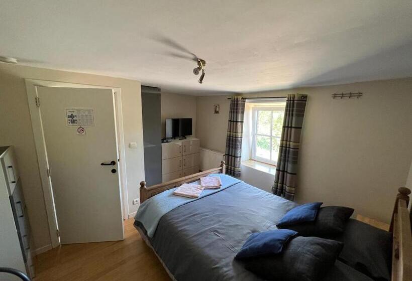 اتاق خانوادگی, Le Gite De Malchamps