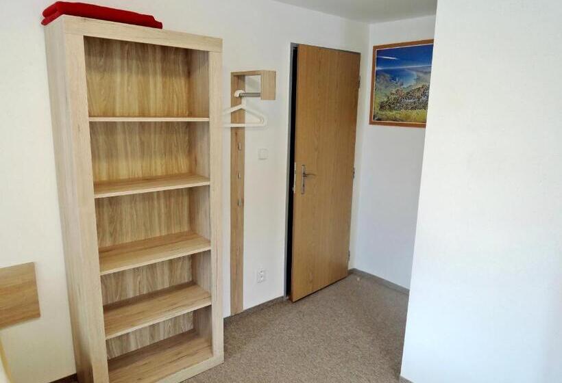 غرفة قياسية رباعية, Penzion 103