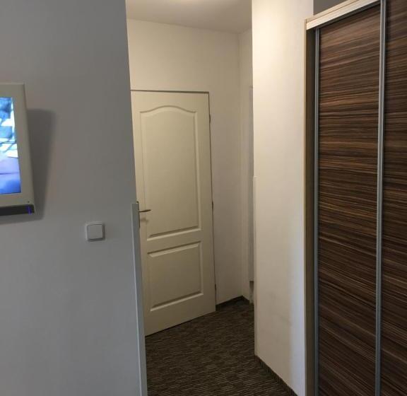 غرفة قياسية رباعية, Penzion 103