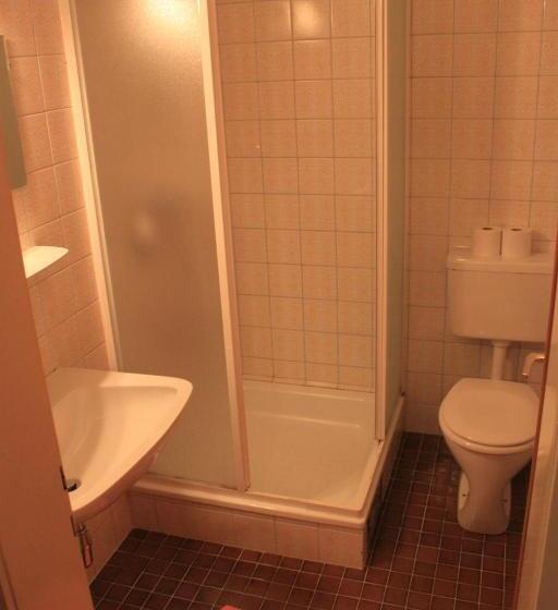 غرفة قياسية ثلاثية, Pension & Restaurant Tsingdao