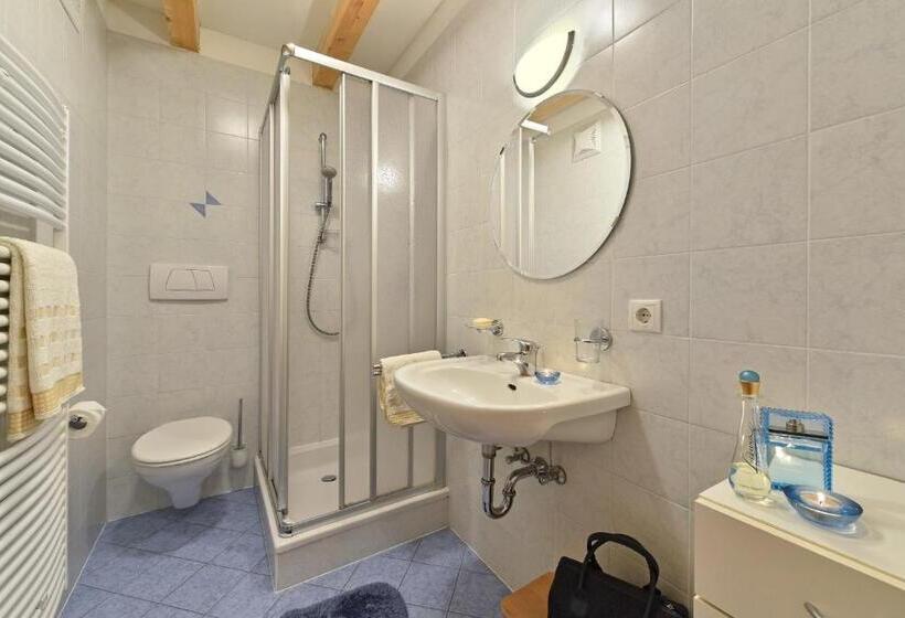 带1个卧室的带阳台的公寓, Fuchshof