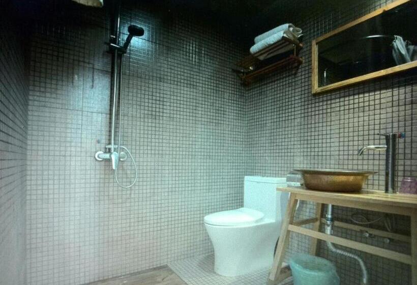 Quarto Superior, Flowers Residence