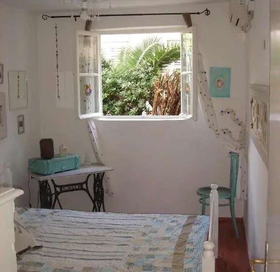 اتاق استاندارد, House Grabic