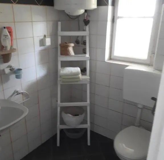 اتاق استاندارد, House Grabic