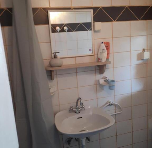 اتاق استاندارد, House Grabic