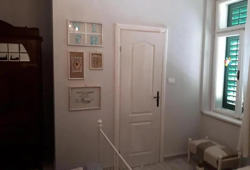 اتاق استاندارد, House Grabic