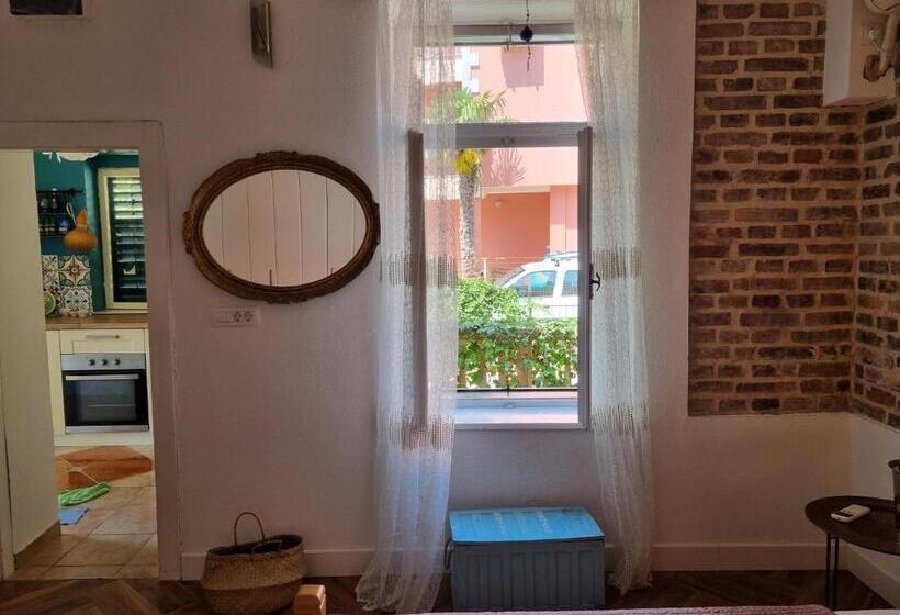 آپارتمان 1 خوابه همکف, House Grabic