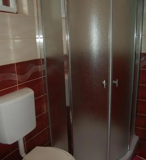 バス共有のスタンダードルーム, Zách Klára Utcai Apartman