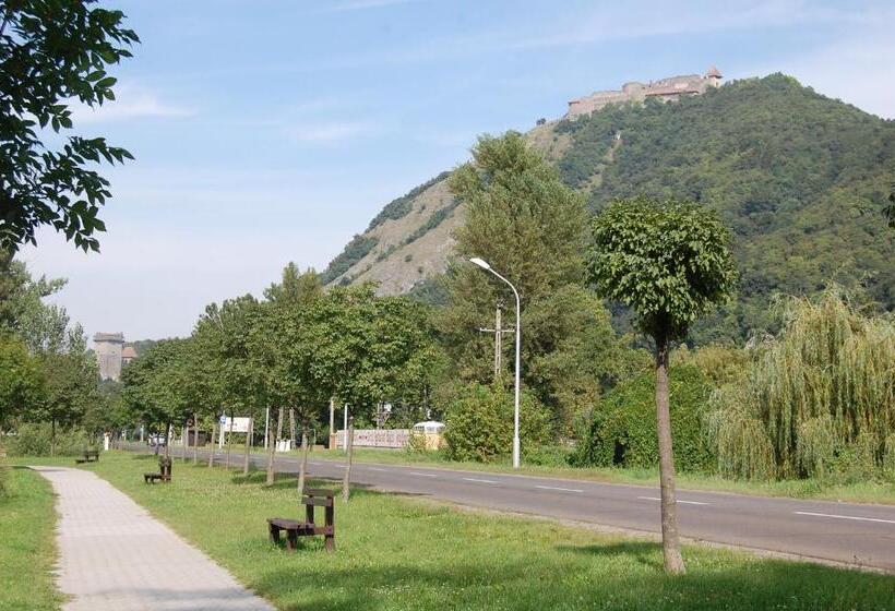 شقة غرفة واحدة, Zách Klára Utcai Apartman