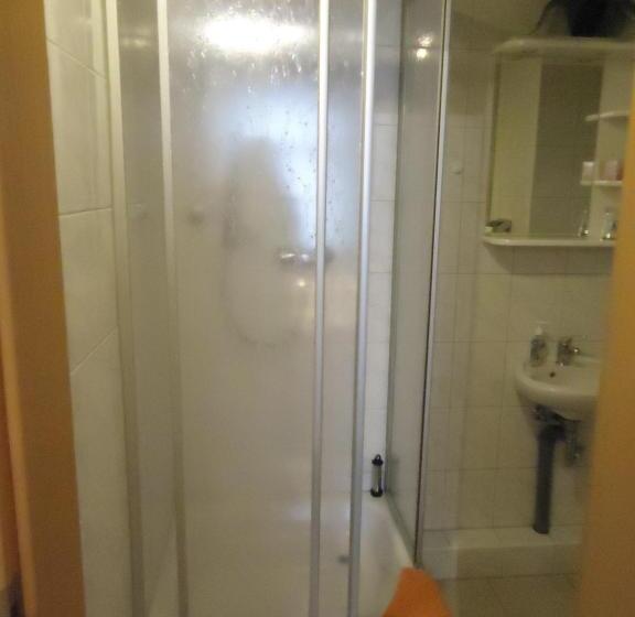 غرفة قياسية, Pension Thaler Hof