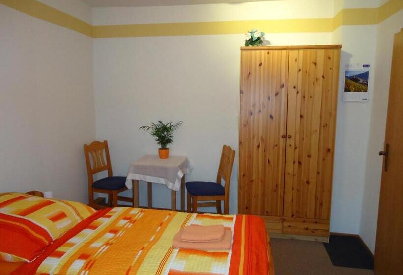 غرفة قياسية, Pension Thaler Hof