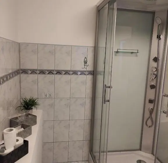 Standard Kolmen Hengen Huone, Siesta Pension