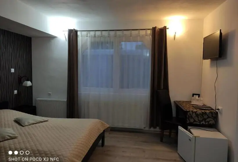 Standard Kolmen Hengen Huone, Siesta Pension